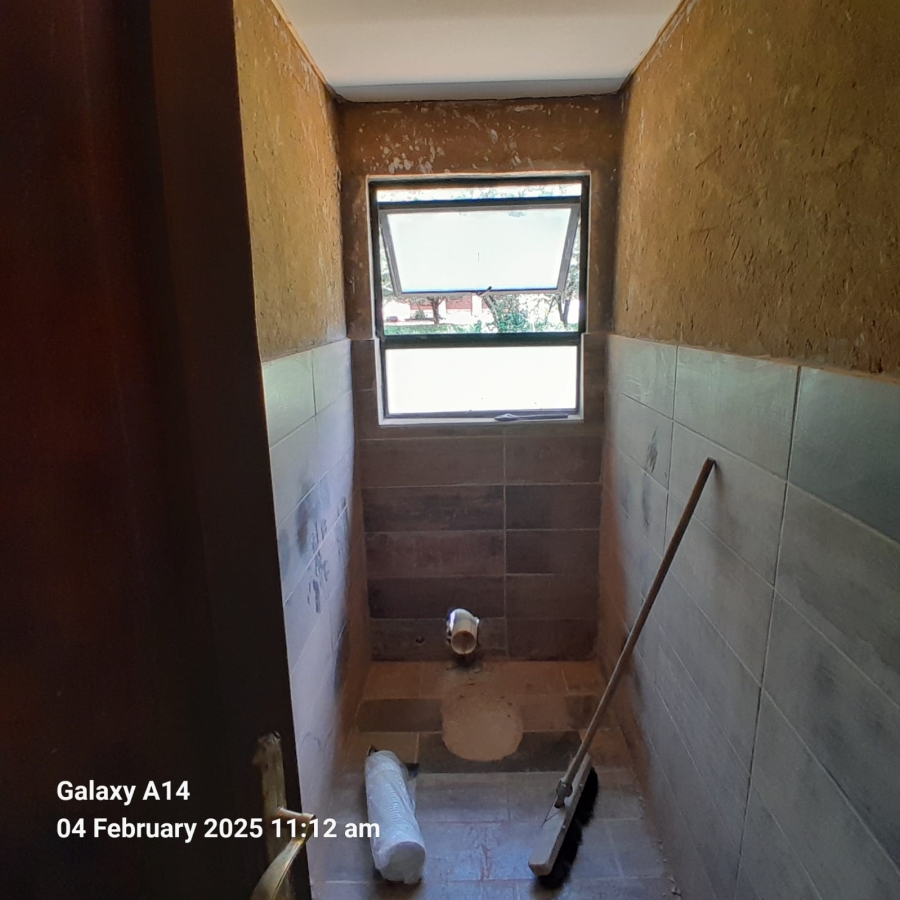 5 Bedroom Property for Sale in Buffelspoort Eco Estate North West